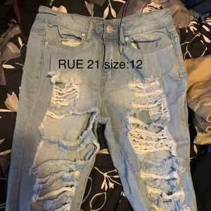 Rue 21 capris